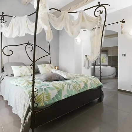 Maison Au Soleil D'azur *